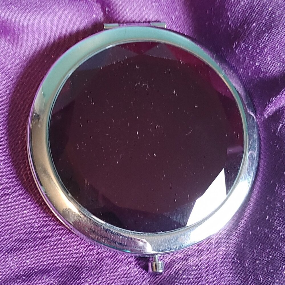 Jeweled Compact - Picture 1 of 4